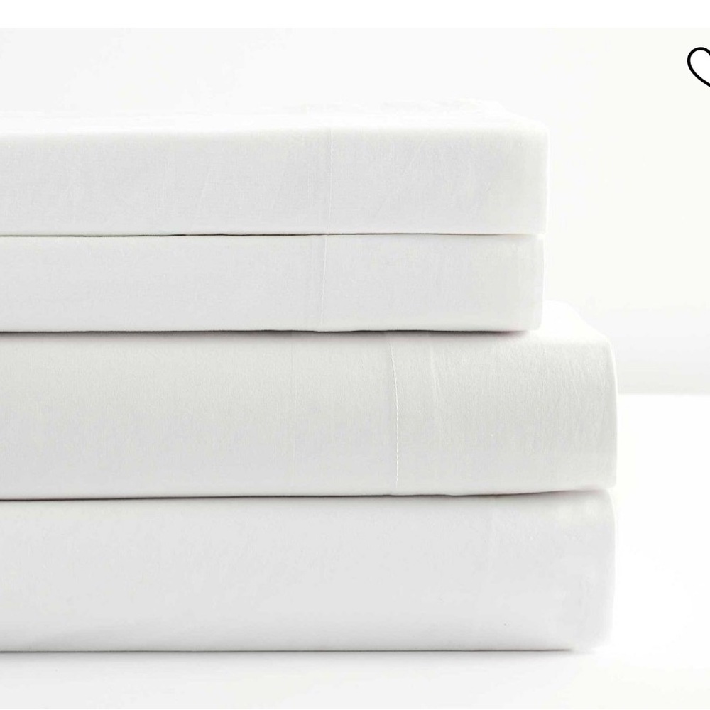 Pottery Barn White Full Size fitted and flat sheet + Parachute pillowcases